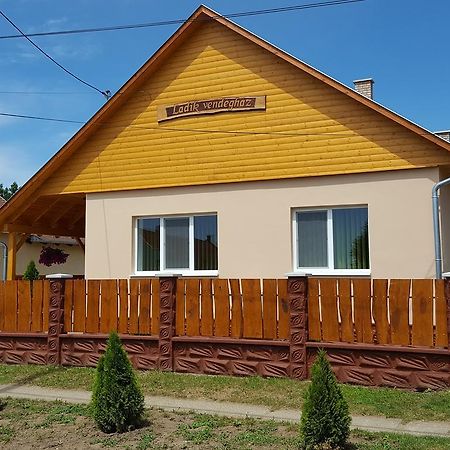 Ladik Vendeghaz Hotel Tiszafüred Exterior foto